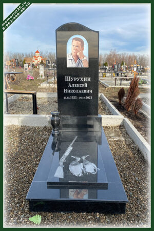 Г 76 памятник охотнику из чёрного гранита