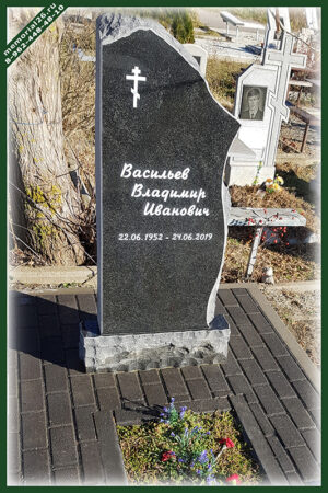 Г 77 памятник из карельского гранита с рваными краями