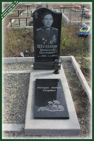 В 22 памятник на могилу военному
