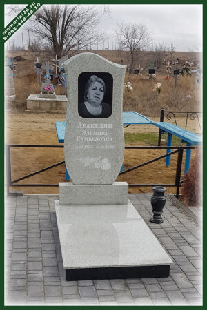 КМ 03 памятник из цветного гранита