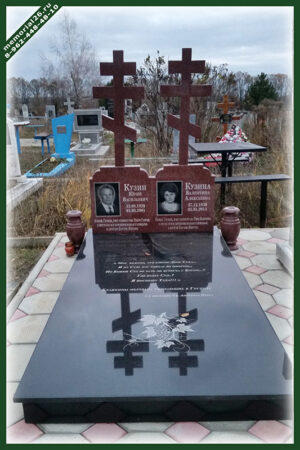 КР 10 памятник в форме креста