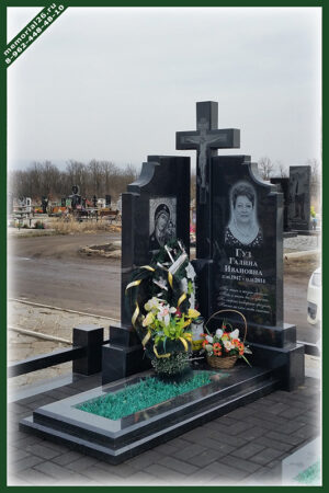 КР 09 памятник в форме креста