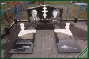 СЕМ 38 семейный памятник