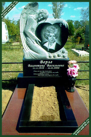 СК 02 | памятник маме с ангелом