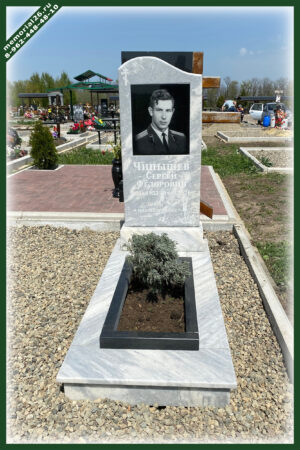 Памятник мужчине В23